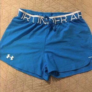 Women’s UA size XS blue heat gear shorts